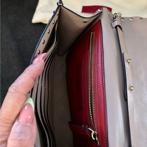 Valentino Garavani Poudre (Beige) Rockstud Quilted shoulder Bag, clutch, WOC - Picture 10 of 14